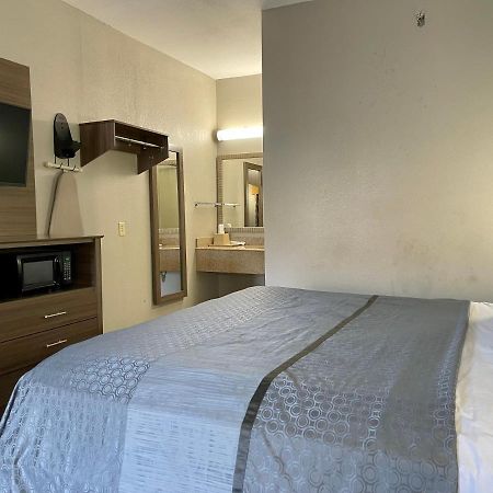 Fairview Inn & Suites Мобил Экстерьер фото