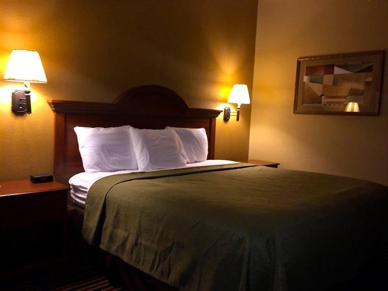 Fairview Inn & Suites Мобил Экстерьер фото