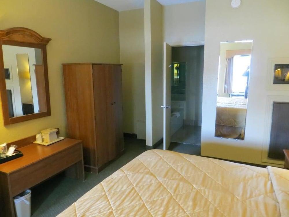 Fairview Inn & Suites Мобил Экстерьер фото