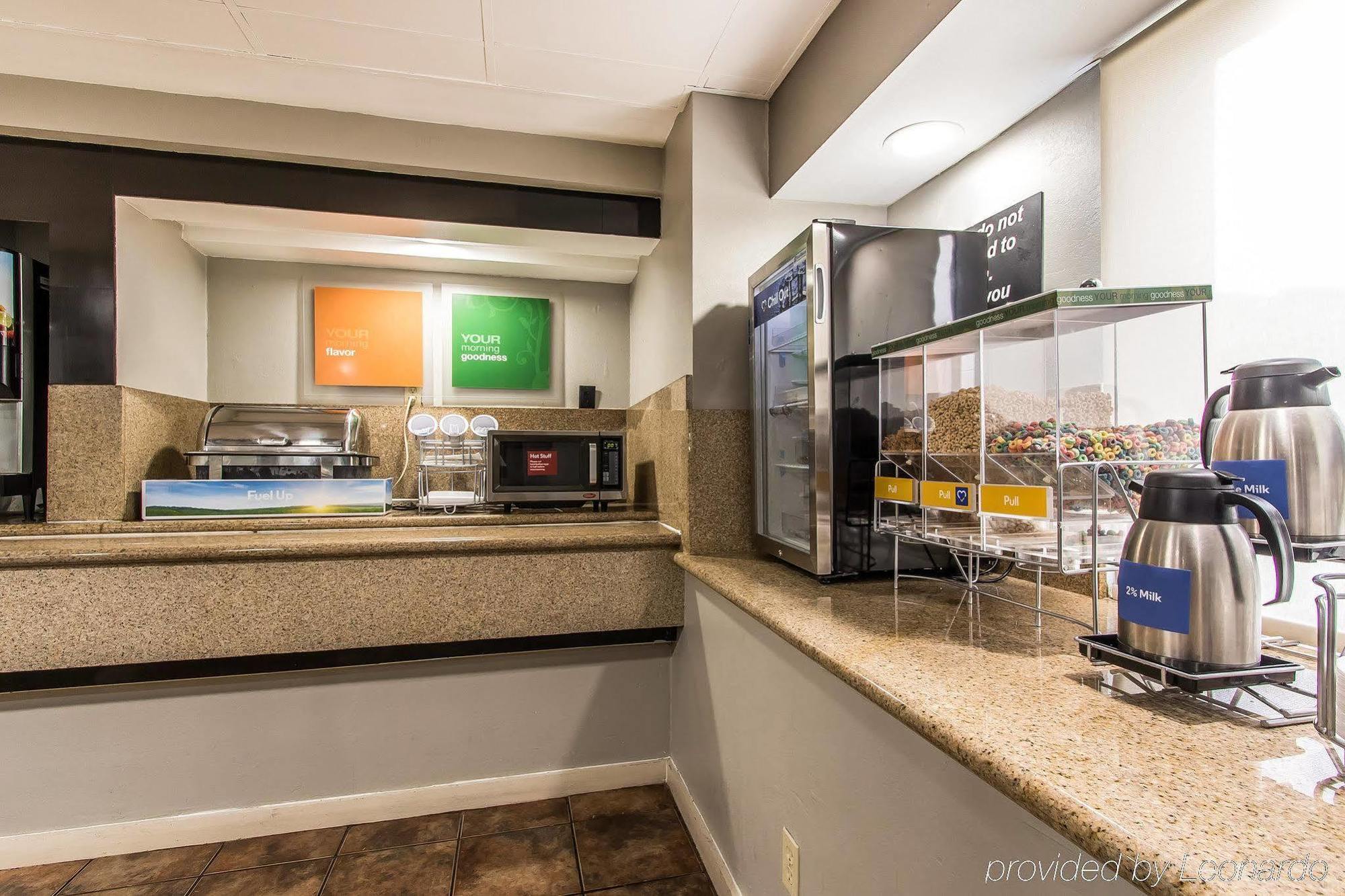 Fairview Inn & Suites Мобил Экстерьер фото