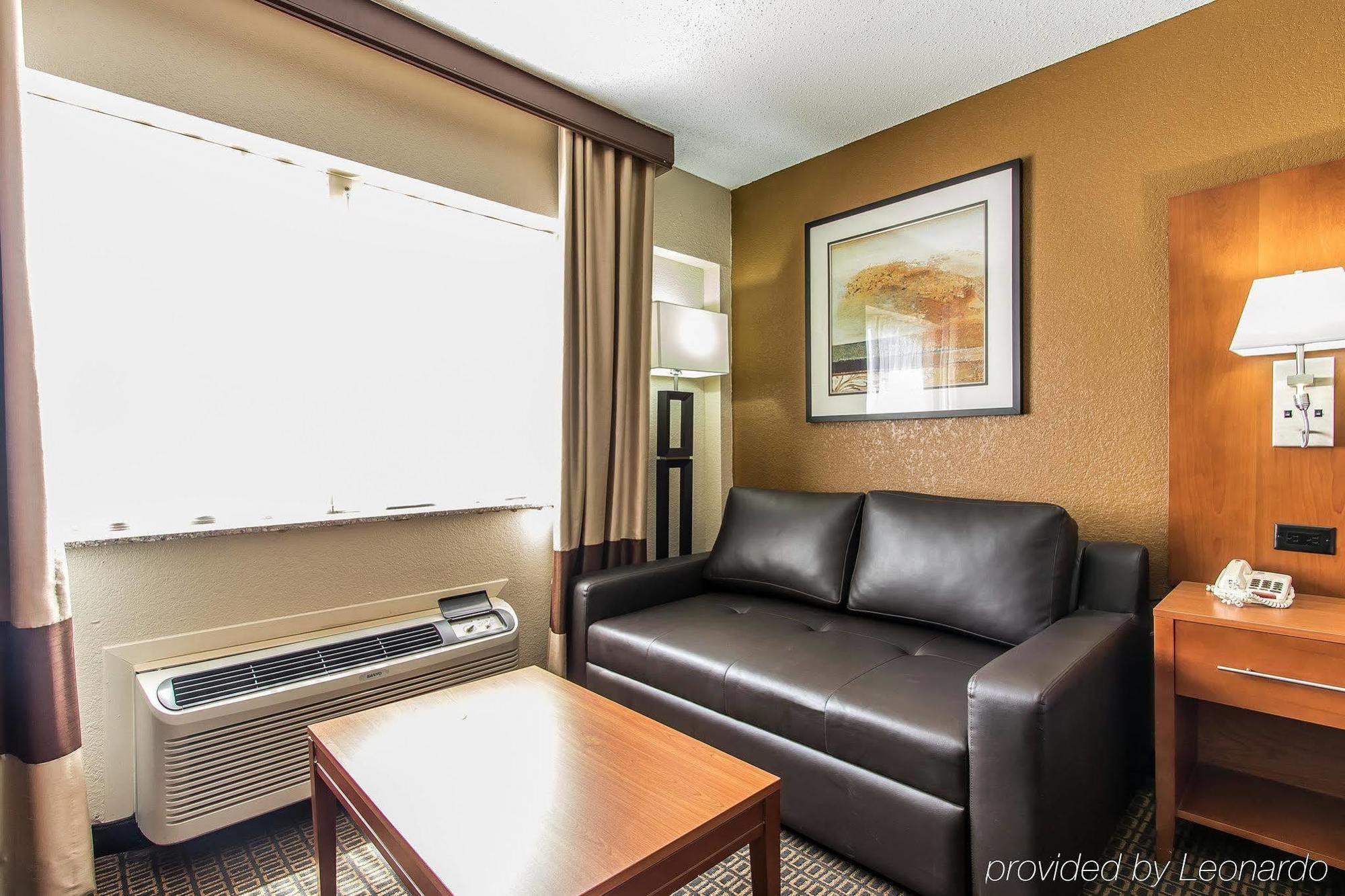 Fairview Inn & Suites Мобил Экстерьер фото