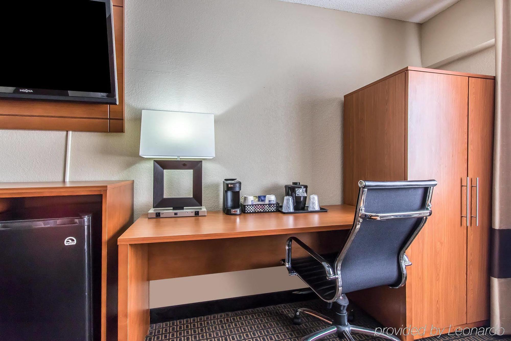 Fairview Inn & Suites Мобил Экстерьер фото