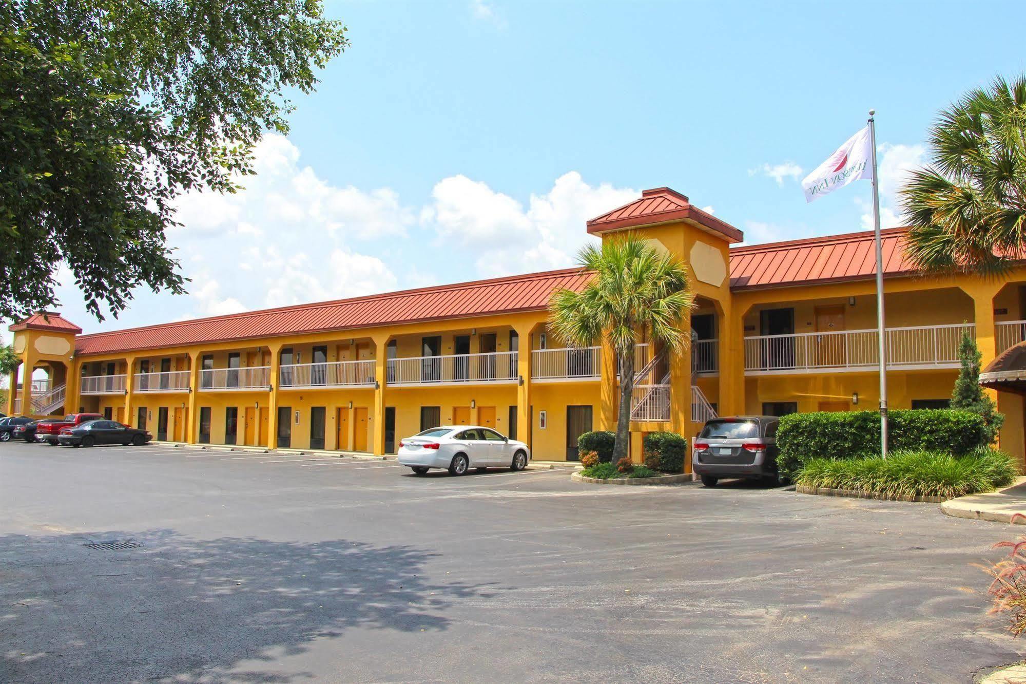 Fairview Inn & Suites Мобил Экстерьер фото