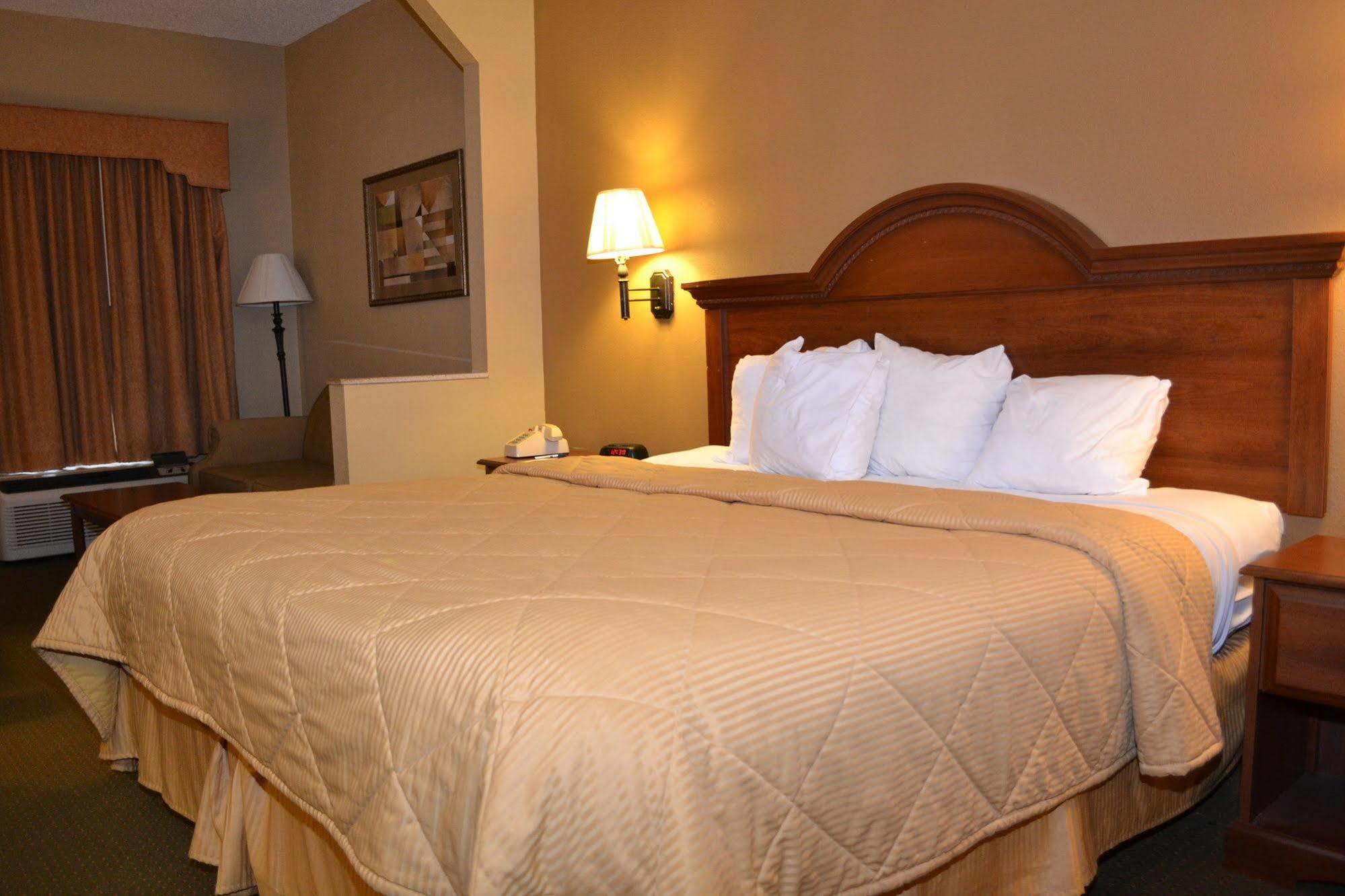 Fairview Inn & Suites Мобил Экстерьер фото