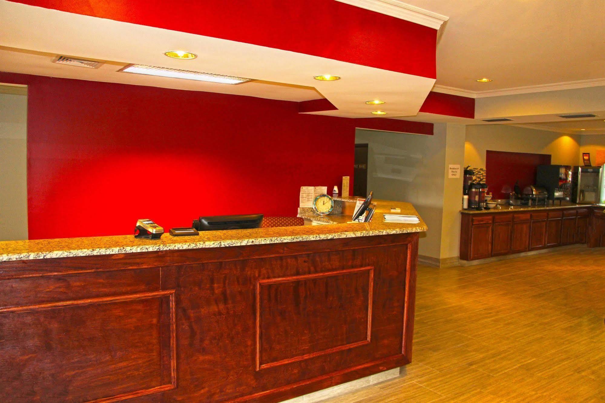 Fairview Inn & Suites Мобил Экстерьер фото
