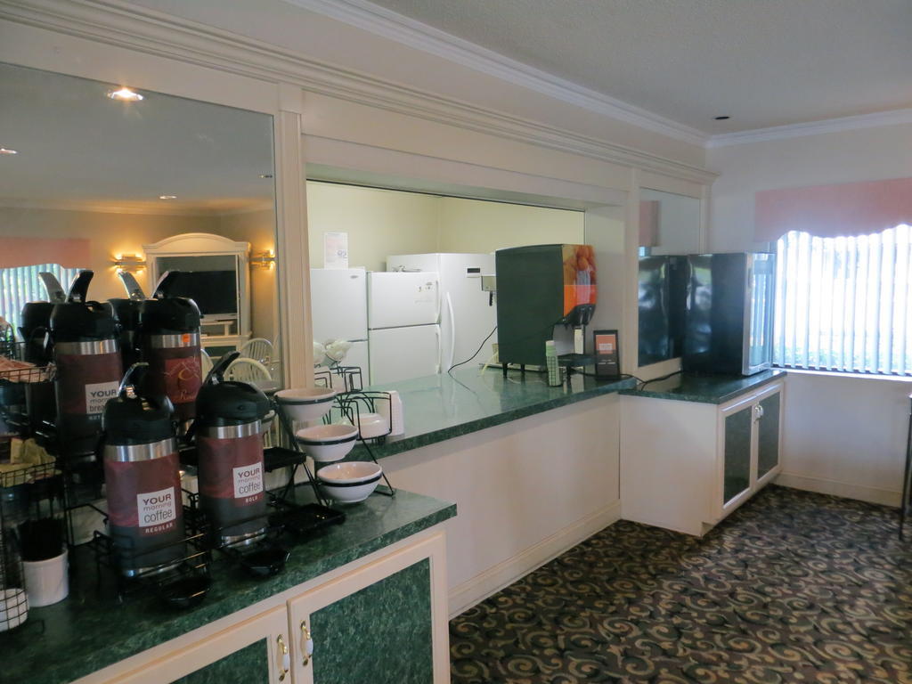 Fairview Inn & Suites Мобил Экстерьер фото