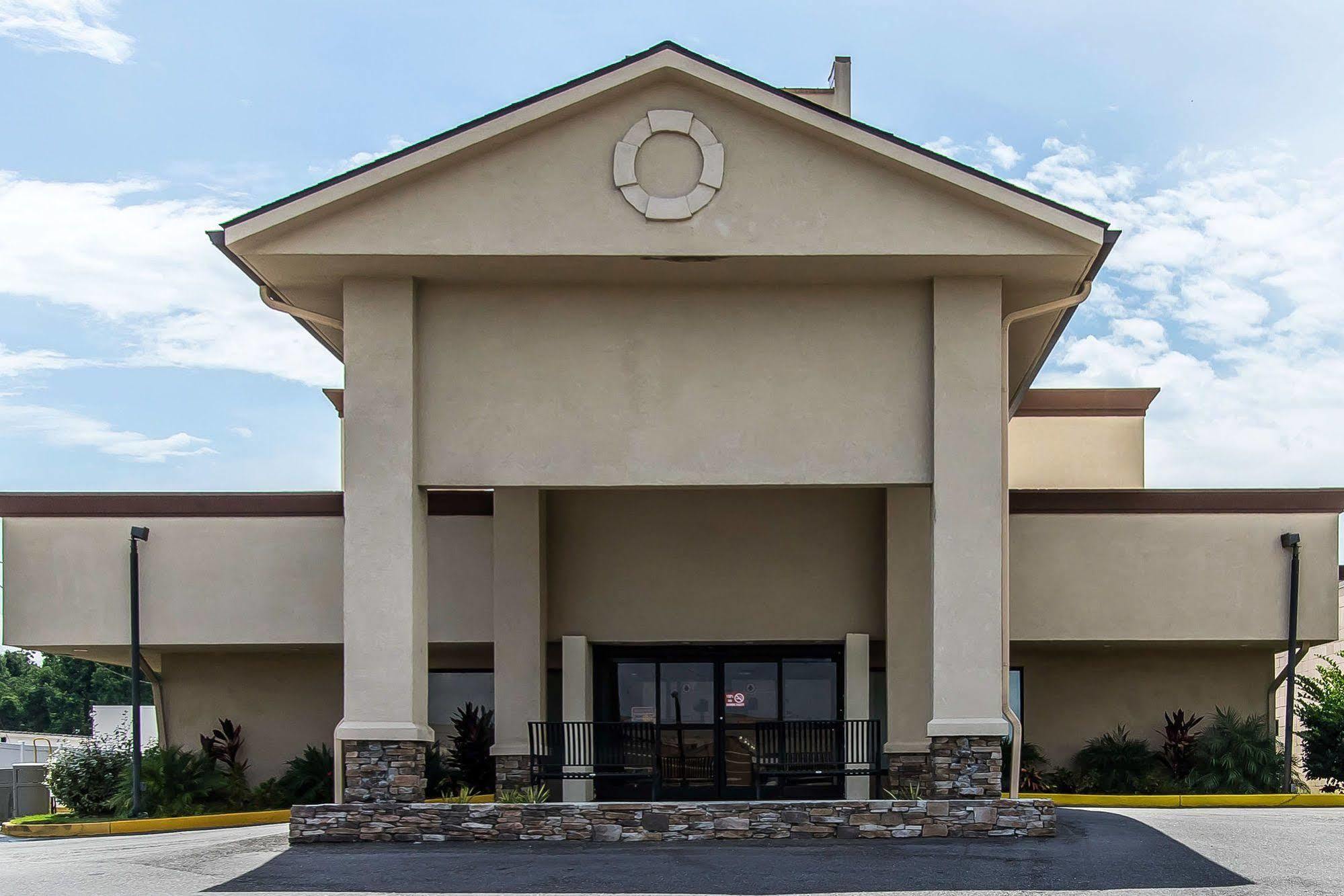 Fairview Inn & Suites Мобил Экстерьер фото